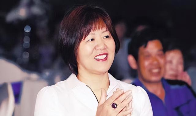 郎平前妻白帆现在在哪里（照顾女儿15年未再婚）(2)