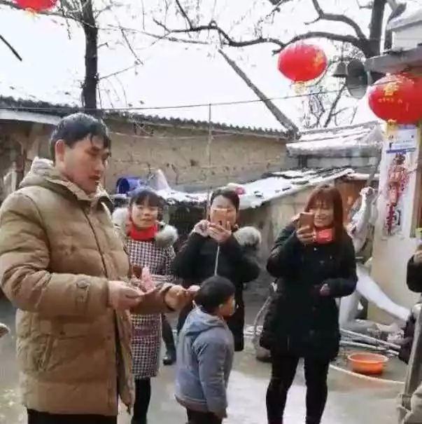 大衣哥朱之文到底怎样（让人火冒三丈的遭遇）(17)