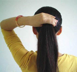 ​簪子盘发教程简单又漂亮（2款适合50岁女人的簪子发型盘发教程）