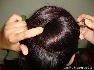 簪子盘发教程简单又漂亮（2款适合50岁女人的簪子发型盘发教程）(17)