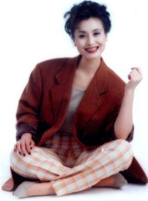 黄宏女儿现在怎么样了（黄宏25岁女儿罕见曝光）(4)