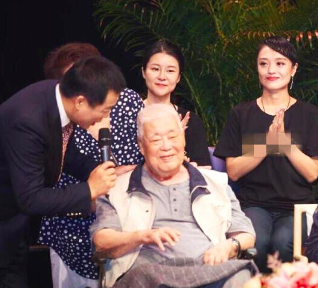 黄宏女儿现在怎么样了（黄宏25岁女儿罕见曝光）(7)