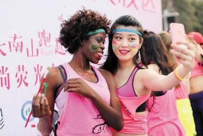 ​女郎节是哪成天：每年8月份进行，非洲爱莉莉族的节日