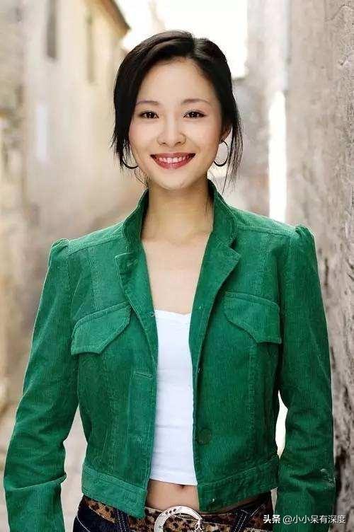 江一燕年轻时有多漂亮（江一燕近照侧颜精致）(9)