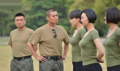 ​火凤凰里男演员真实姓名（两人同演火凤凰走红）