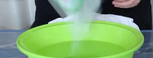 衣服弄上柴油怎么洗掉去味,衣服上沾了柴油用什么清洗图10
