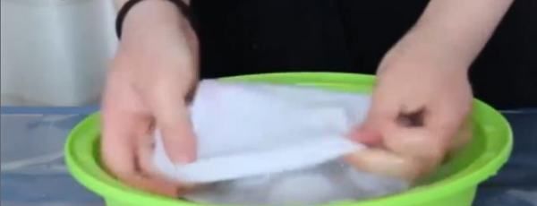 衣服弄上柴油怎么洗掉去味,衣服上沾了柴油用什么清洗图14