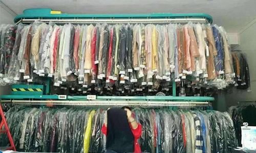 衣服弄上柴油怎么洗掉去味,衣服上沾了柴油用什么清洗图3