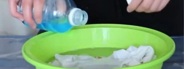 衣服弄上柴油怎么洗掉去味,衣服上沾了柴油用什么清洗图12