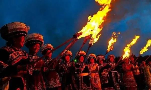 火把节是哪个民族,火把节是哪个民族的图1