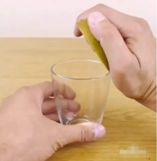 猕猴桃怎么剥皮最快最有效（四个小技巧帮你一分钟搞定）(4)