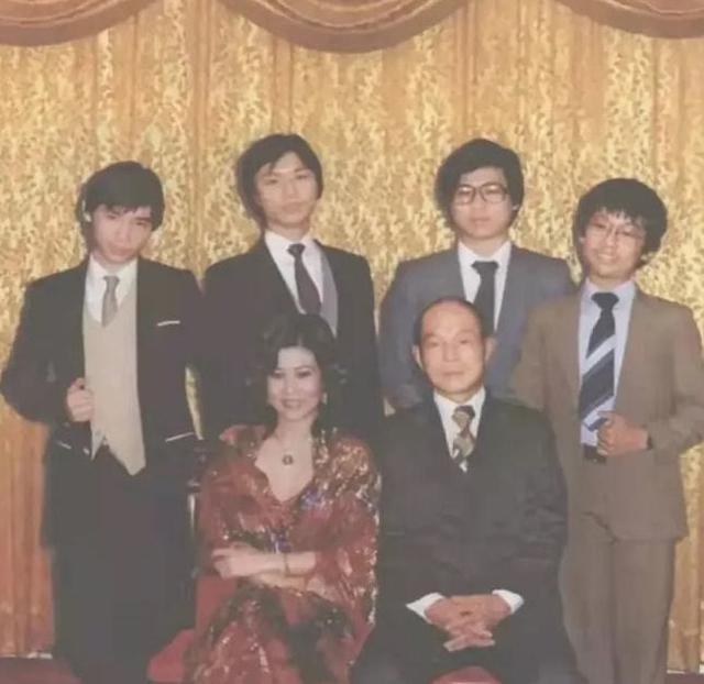 霍家也有遗产争夺战（3房太太13名子女20年不准分家）(12)
