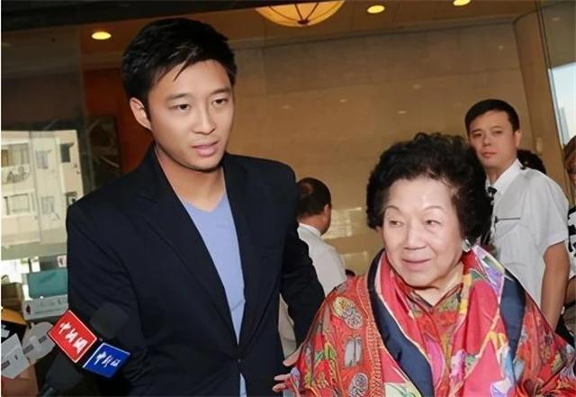 霍家也有遗产争夺战（3房太太13名子女20年不准分家）(11)