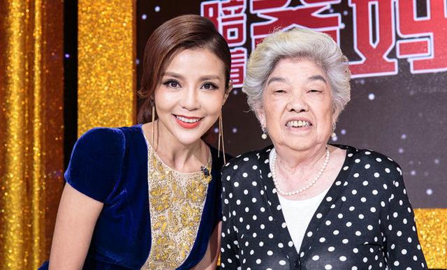 朱迅与母亲感人故事（朱迅被亲妈伤害后）(31)