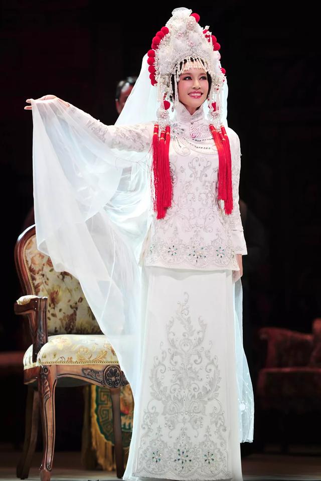 刘晓庆2023年作品（刘晓庆主演话剧风华绝代3月26日重磅登陆滨州）(3)