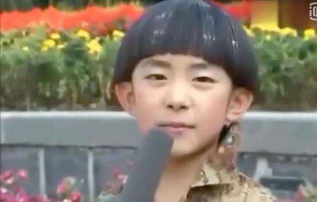 易烊千玺生日会妈妈弟弟也来了（易烊千玺妈妈曾是打工妹）(9)