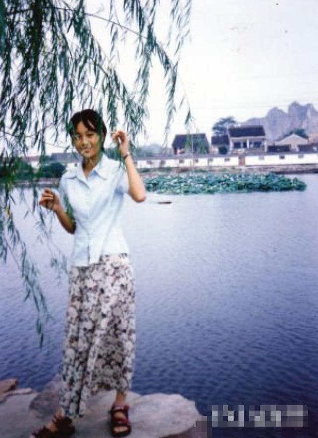 朱丹39岁生日晒近照（朱丹7岁丧父9岁母亲改嫁）(7)