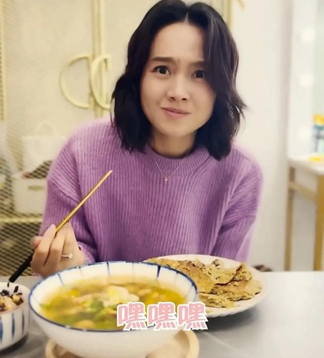 朱丹39岁生日晒近照（朱丹7岁丧父9岁母亲改嫁）(1)