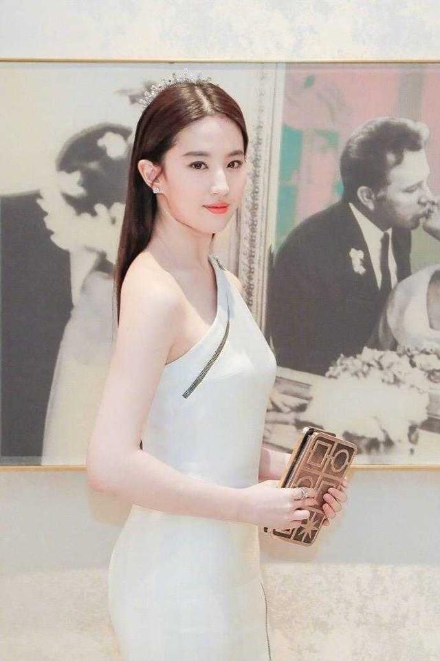 刘亦菲刘晓莉杨采钰陈金飞（白富美刘亦菲背靠陈金飞身价百亿）(47)