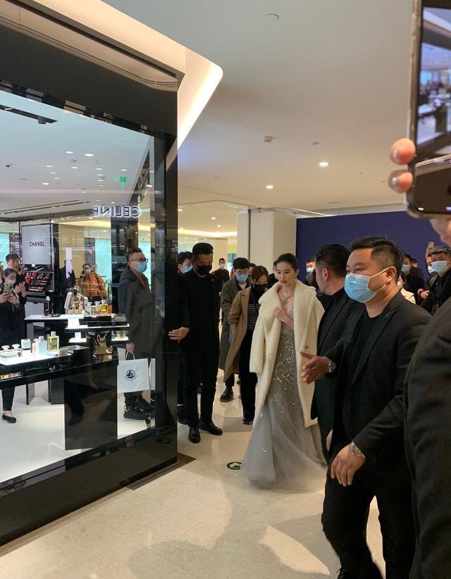 刘亦菲刘晓莉杨采钰陈金飞（白富美刘亦菲背靠陈金飞身价百亿）(14)