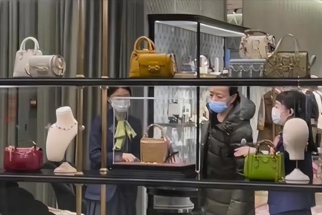 宋丹丹跟英达离婚的原因（离婚25年后再看宋丹丹）(28)