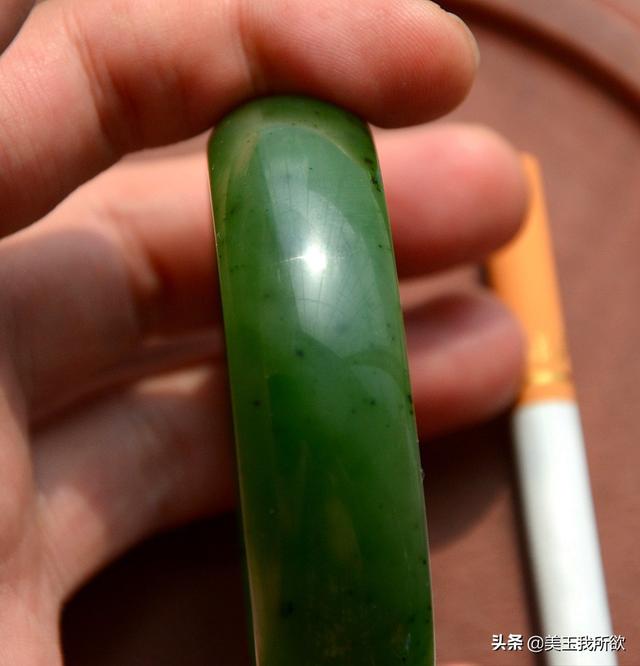 百万以上的和田玉青玉手镯（常见各种和田玉手镯合集）(32)