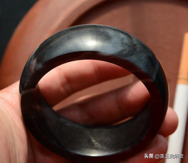 百万以上的和田玉青玉手镯（常见各种和田玉手镯合集）(40)