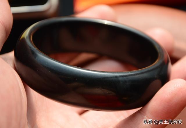 百万以上的和田玉青玉手镯（常见各种和田玉手镯合集）(28)