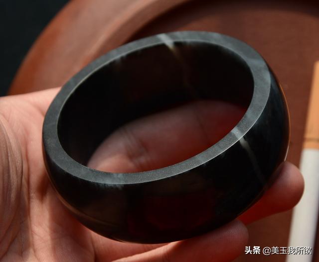 百万以上的和田玉青玉手镯（常见各种和田玉手镯合集）(43)