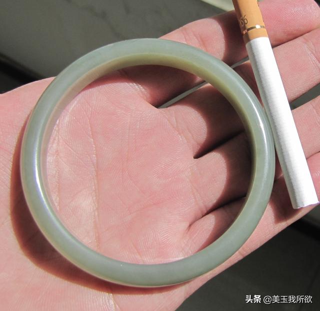 百万以上的和田玉青玉手镯（常见各种和田玉手镯合集）(11)