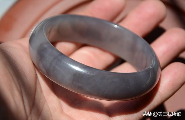 百万以上的和田玉青玉手镯（常见各种和田玉手镯合集）(21)