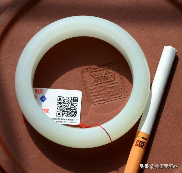 百万以上的和田玉青玉手镯（常见各种和田玉手镯合集）(5)