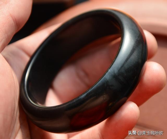 百万以上的和田玉青玉手镯（常见各种和田玉手镯合集）(27)