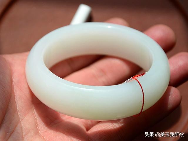 百万以上的和田玉青玉手镯（常见各种和田玉手镯合集）(4)