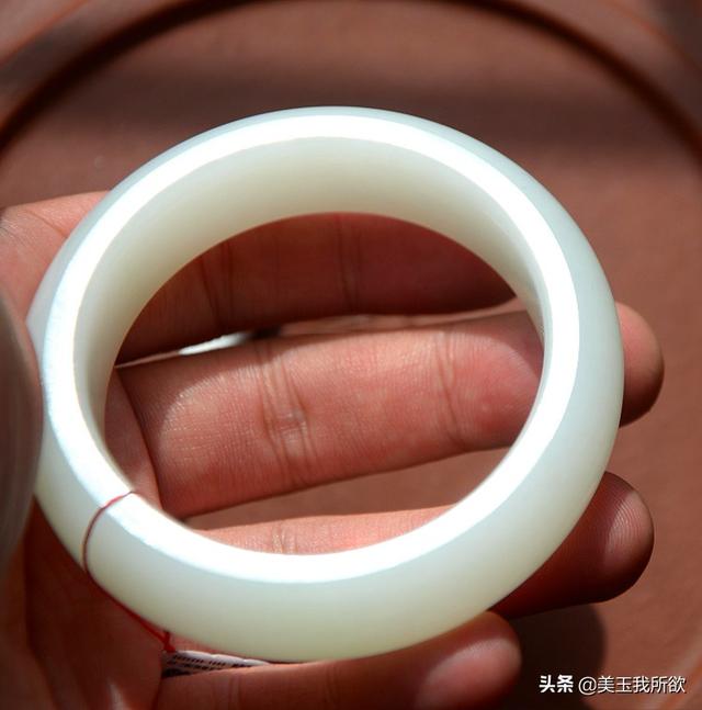 百万以上的和田玉青玉手镯（常见各种和田玉手镯合集）(2)