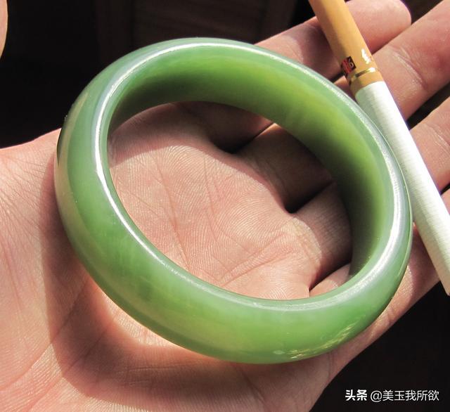 百万以上的和田玉青玉手镯（常见各种和田玉手镯合集）(44)