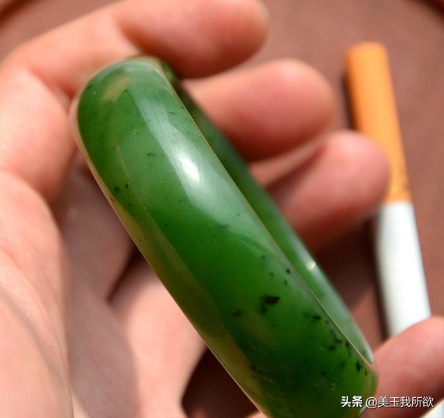 百万以上的和田玉青玉手镯（常见各种和田玉手镯合集）(30)