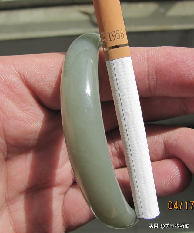 百万以上的和田玉青玉手镯（常见各种和田玉手镯合集）(13)