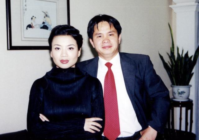 歌唱家张也至今未婚（歌唱家张也跟初恋分手后）(29)