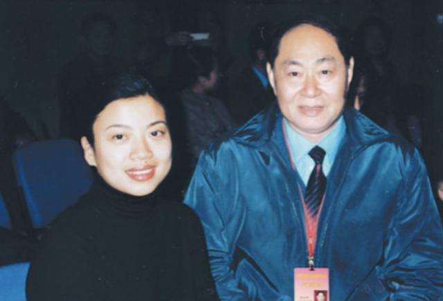 歌唱家张也至今未婚（歌唱家张也跟初恋分手后）(38)