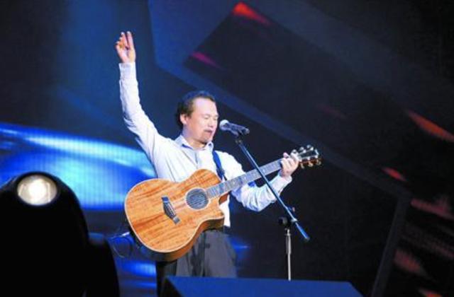 歌唱家张也至今未婚（歌唱家张也跟初恋分手后）(26)