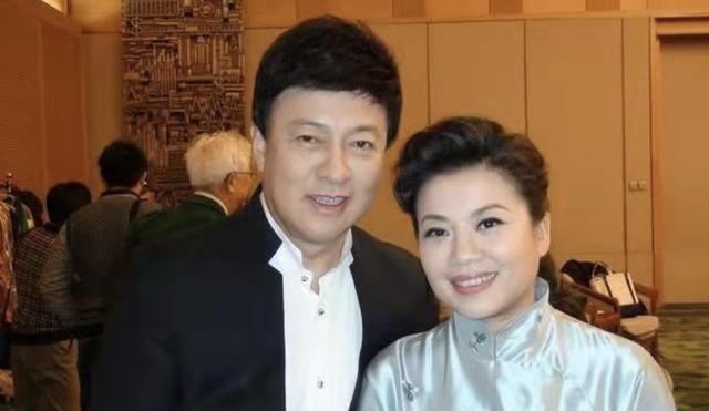 歌唱家张也至今未婚（歌唱家张也跟初恋分手后）(40)