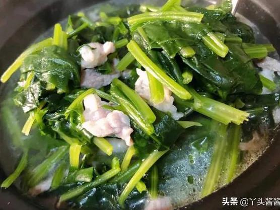 菠菜汤最正宗的做法（煮菠菜汤时记住先做这）(6)