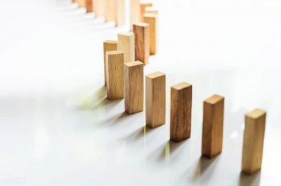 ​世界上最壮观的多米诺骨牌效应（多米诺骨牌效应）