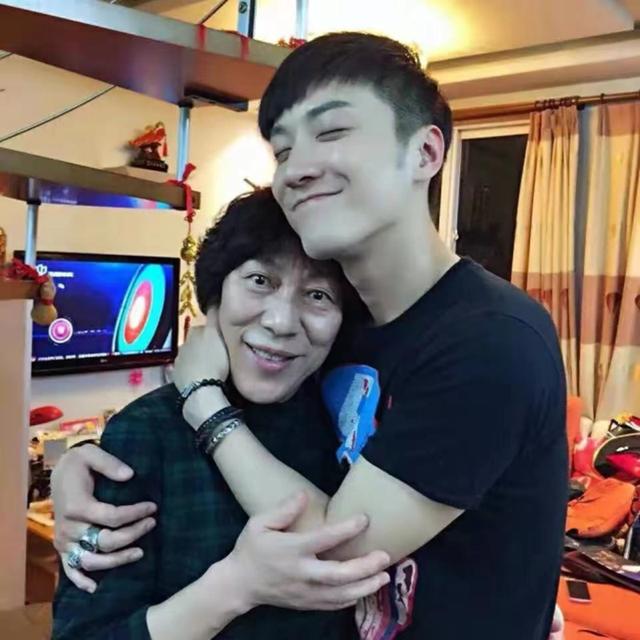 乔任梁离世前准备了什么礼物（乔任梁五周年忌日）(7)