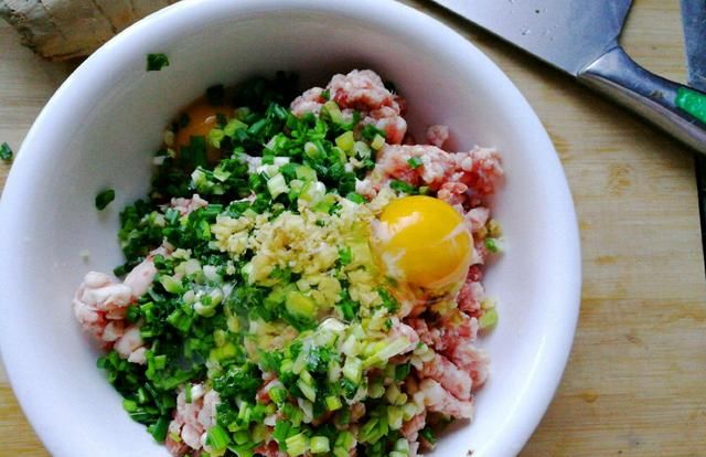 饺子馅怎么调好吃，大鱼饺子馅怎么调好吃？图18