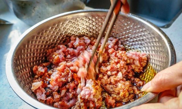 饺子馅怎么调好吃，大鱼饺子馅怎么调好吃？图19