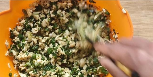 饺子馅怎么调好吃，大鱼饺子馅怎么调好吃？图6