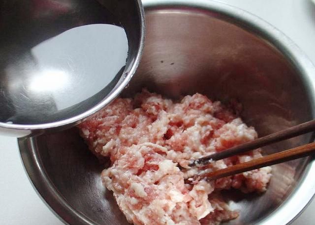 饺子馅怎么调好吃，大鱼饺子馅怎么调好吃？图12