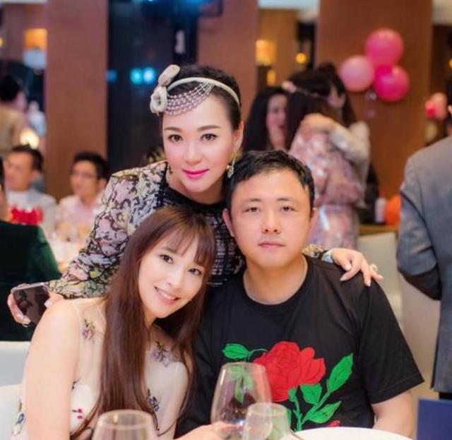 吴佩慈豪门之路现状（吴佩慈豪门未婚夫被追债）(4)